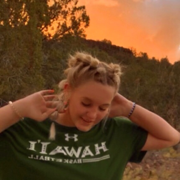 Meet your Posher, Mae - Picture 1 of 1